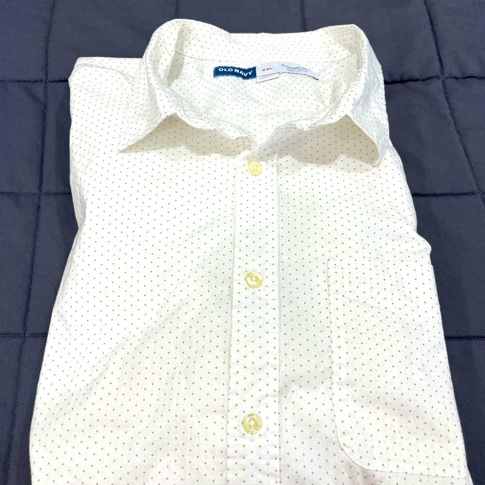 Old Navy White/Cream polka dot men’s button up collared dress shirt XXL